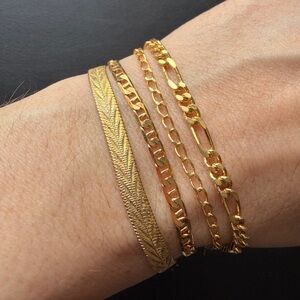 Vintage Gold Tone Herringbone Chain Bracelet (S.H. Tag)